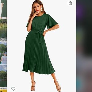 Beautiful green pleated dress size small